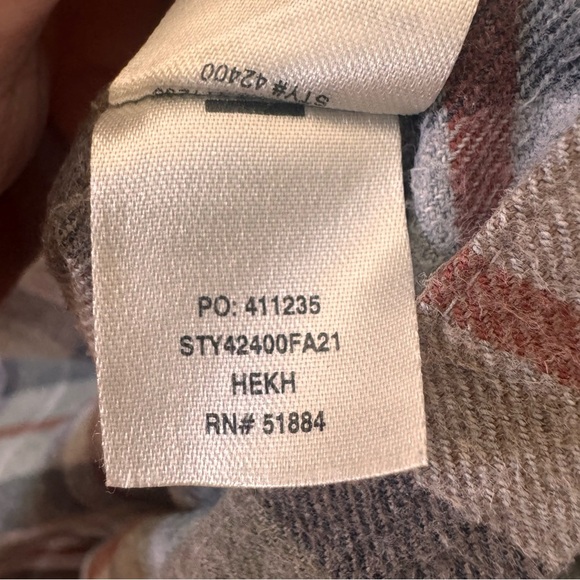 Patagonia Men's Organic Cotton Fjord Flannel Shirt in Sage Khaki Size Large - Picture 9 of 10